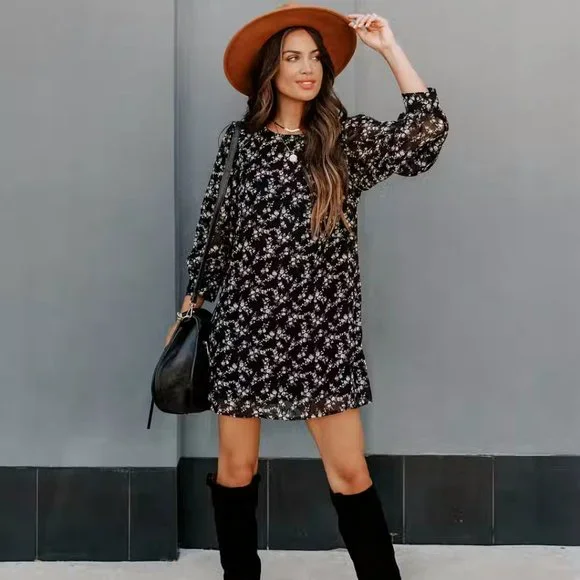 ROMANI TEXTURED FLORAL SHIFT DRESS - Picture 3 of 9